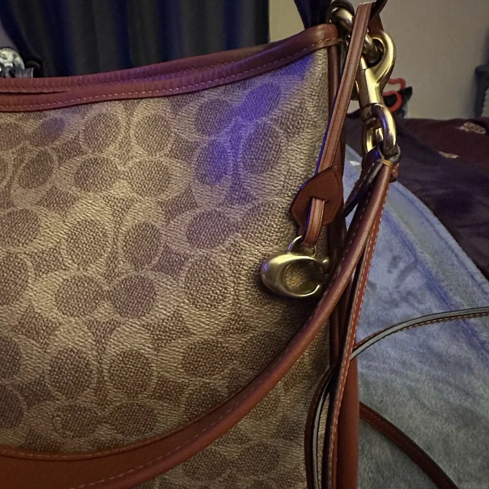 🔥Coach Signature Canvas and Red Leather Shoulder Bag - Picture 9 of 14